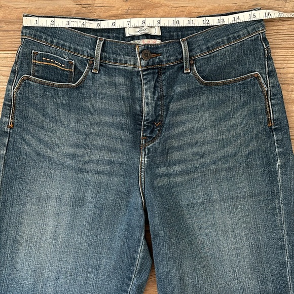 Levi’s Women’s Size 12 High Rise Bermuda Denim Shorts - Picture 5 of 11